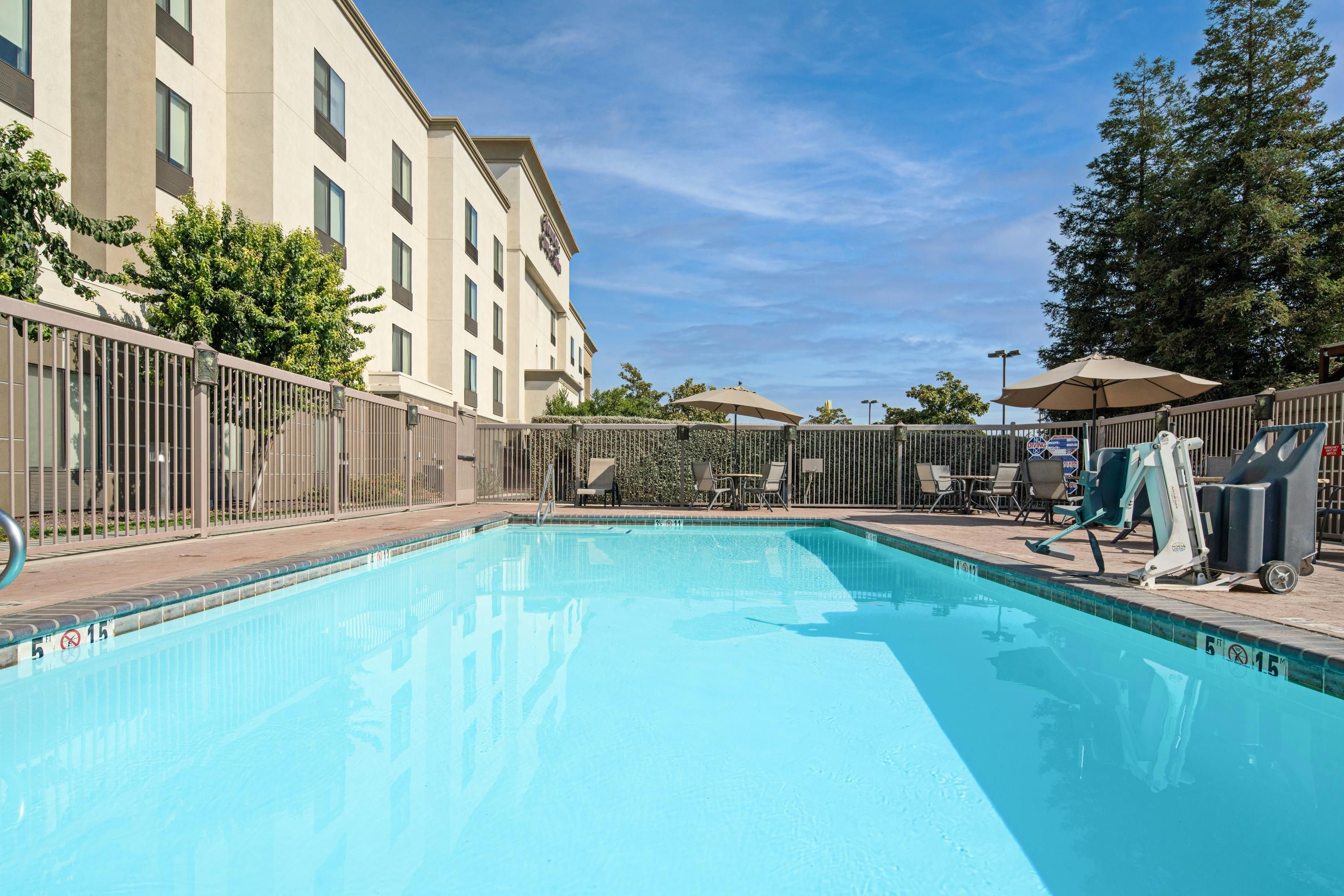 Hampton Inn & Suites Bakersfield/Hwy 58 - Bakersfield - Pool
