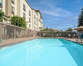 Hampton Inn & Suites Bakersfield/Hwy 58 - Bakersfield - Pool
