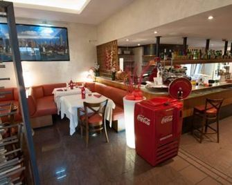 Hotel Bahnhof Haus - Chiasso - Bar