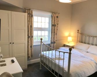 The Red Lion Hotel - Matlock - Bedroom
