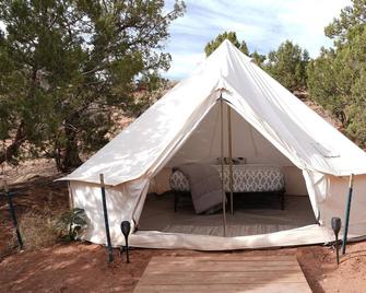 Heated/cooled king size glamping tent at Zion View Camping! - Hildale - Patio