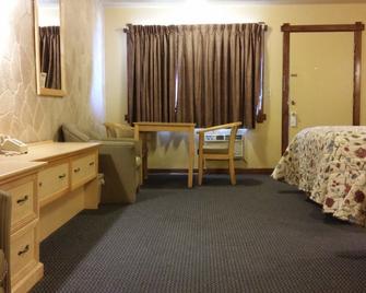 Budget Host Longhorn Motel - Byers - Bedroom