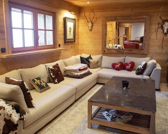 Iena & June's mountain pasture - La Clusaz - Living room