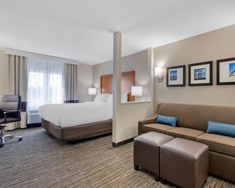 Comfort Inn & Suites Brunswick I-95 - Brunswick - Schlafzimmer