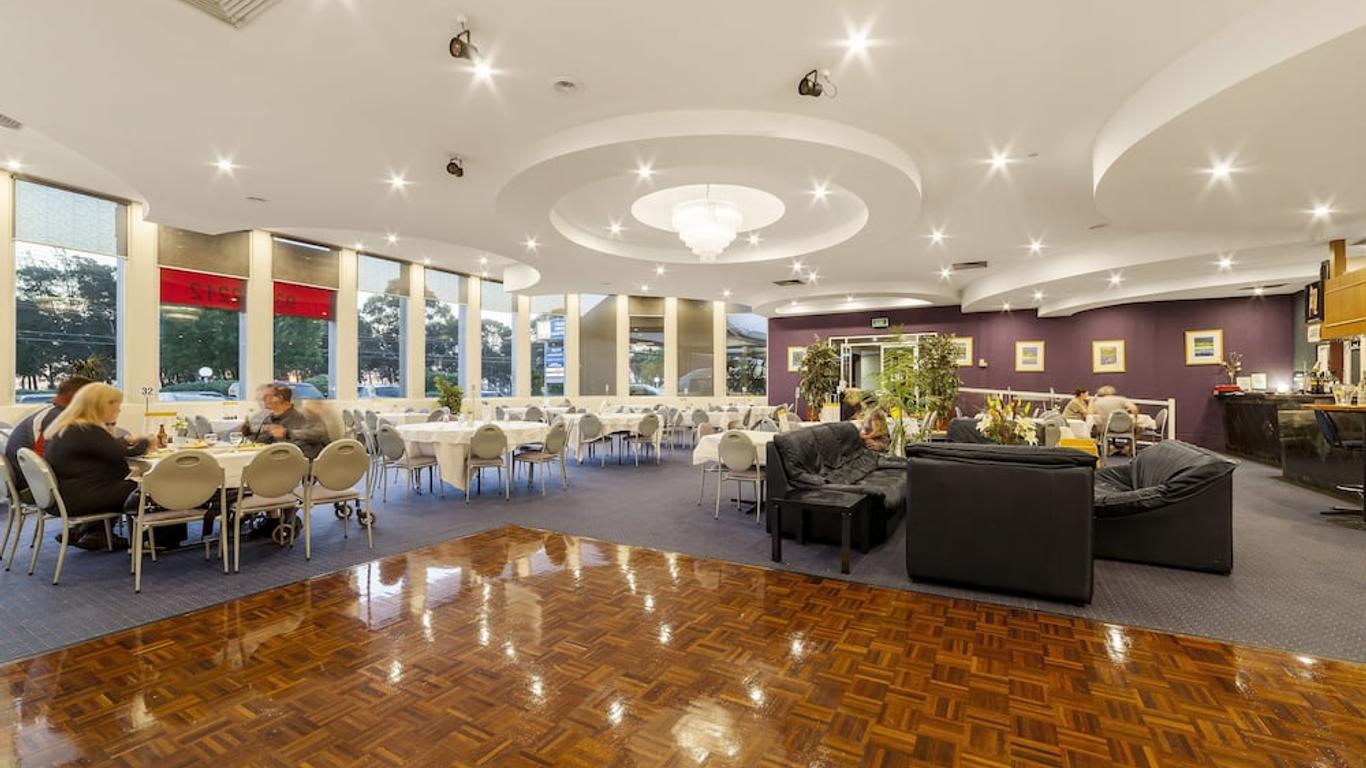 سيلموز إيربورت لودج