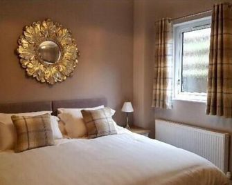 The Huntingdon - Dumfries