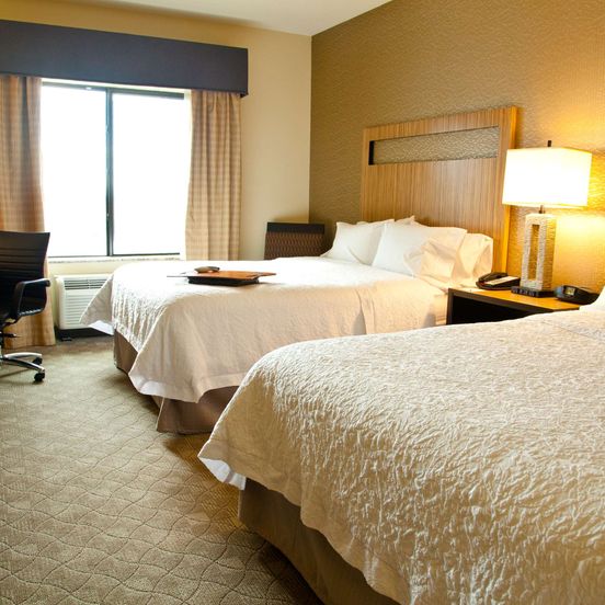 Bedroom view of Hampton Inn & Suites Salinas