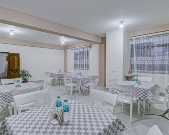 Treebo Staying Center - Shillong - Restaurant