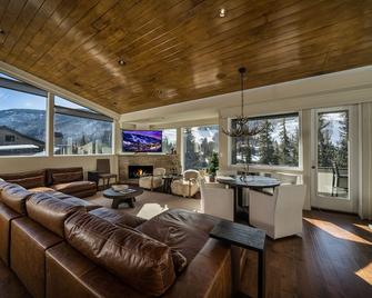 Vail's Mountain Haus - Vail - Living room