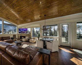 Vails Mountain Haus - Vail - Living room