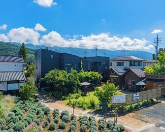 Tomareru Himitsukichi L-Base - Matsumoto - Vista del exterior