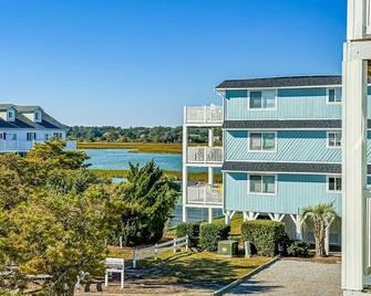 The Turquoise Pearl - Ocean Isle Beach - Building