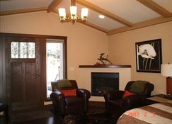 Banff's Finest Guest Studio - Banff