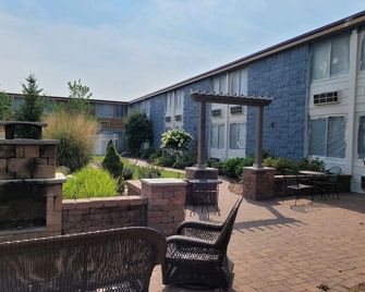 The Dakota - Sioux Falls - Patio