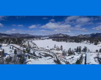 The Bear's Den on Mirror Lake Drive in Lake Placid, New York - Lake Placid - Outdoors view