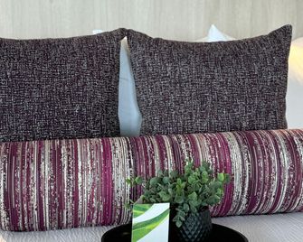 Coast Red Deer Hotel - Red Deer - Schlafzimmer