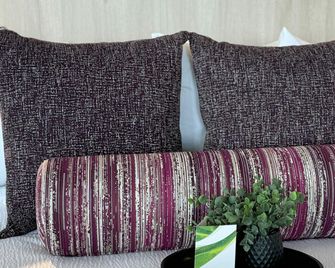 Coast Red Deer Hotel - רד דיר - חדר שינה