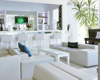 Kyriad Prestige Perpignan Centre Gare - פרפיניאן - טרקלין