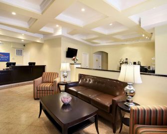 Cypress Inn & Suites Washington By OYO - Chocowinity - Receptie
