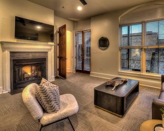 Perch 3 - Blue Ridge - Living room