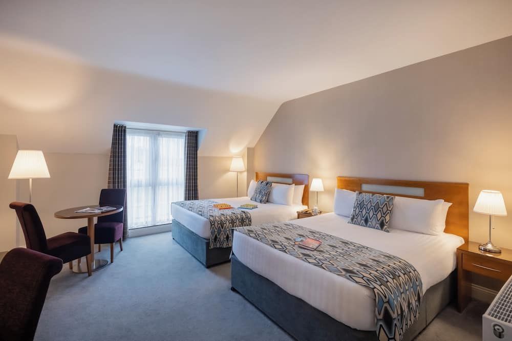 Raheen Woods Hotel - Athenry - Bedroom