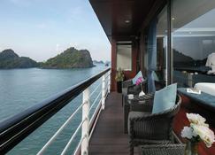 Le Theatre Cruises - Wonder on Lan Ha Bay - Ha Long - Balcony