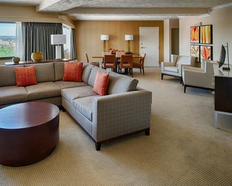 DoubleTree by Hilton Spokane-City Center - Spokane - Vardagsrum