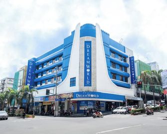 Hotel Dreamworld Araneta Cubao - Manila - Gebäude