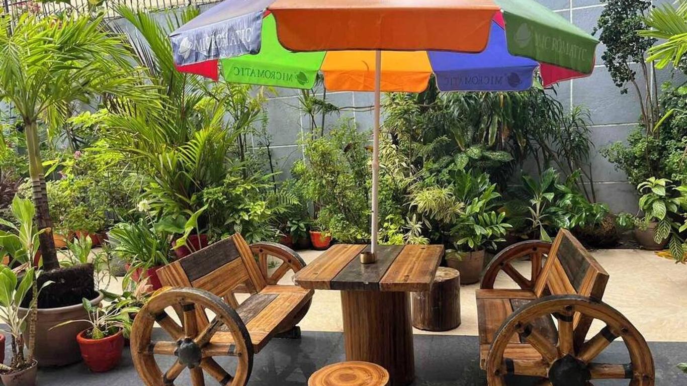 Halfway House Hostel Mactan Cebu Airport