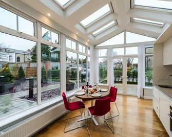 Premier Suites Dublin, Ballsbridge - Dublin - Essbereich