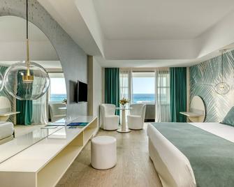 Ivi Mare - Designed for Adults by Louis Hotels - Geroskípou - Habitación