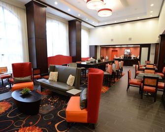 Hampton Inn & Suites Albany At Albany Mall - Albany - Lobby