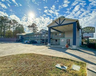 Garden Inn & Suites - Rome - Building