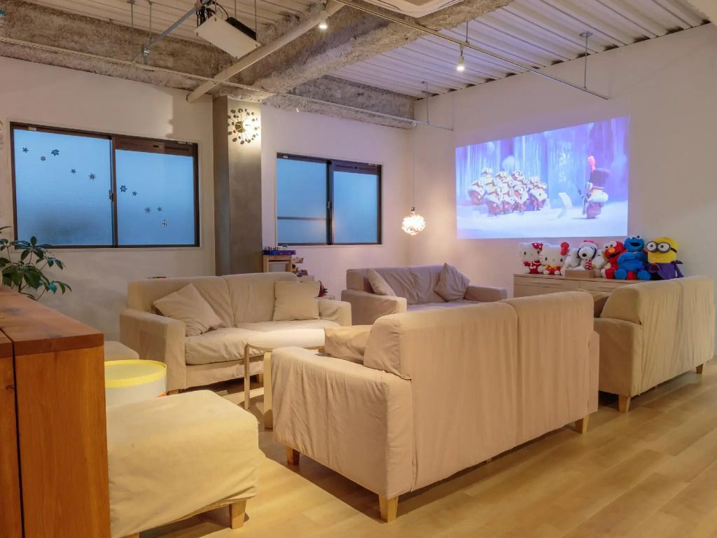 جاي هوبيرز أوزاكا يونيفرسال