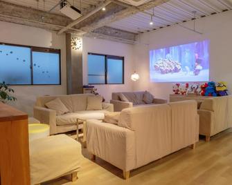 J-Hoppers Osaka Universal - Osaka - Living room