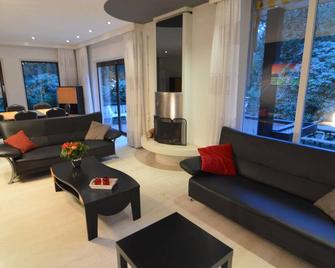 Quaint Villa in Doornspijk with Swimming Pool - Doornspijk - Sala de estar