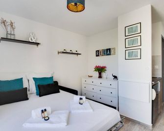 The Cute Sans-souci Studio - Lyon - Bedroom