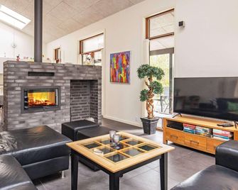 5 star holiday home in Hjørring - Hjørring - Living room