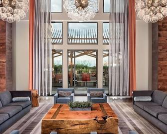 Charming Room w/ Scenic Rooftop Lounge, Outdoor Pool, & Pet-Friendly - Bee Cave - Lobby