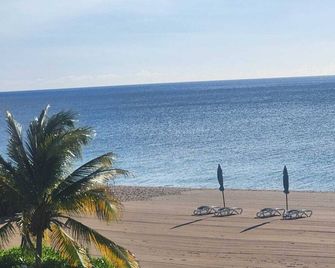 Silver Sand Villa 7A - Cotton Ground - Beach