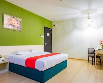 Hotel 101 Permas Jaya - Masai