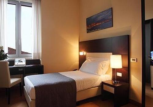 Stelle Hotel The Businest from $64. Naples Hotel Deals & Reviews - KAYAK