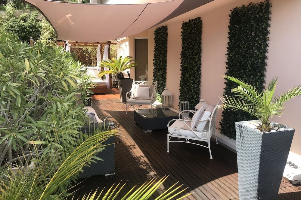 Superb Apartment Sea View & Lerins Islands Terrace Swimming Pool 150m from the beach - קאן - פטיו