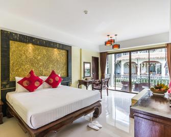 Hive Khaolak Beach Resort - Khao Lak - Bedroom