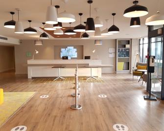 Holiday Inn Luton - South M1, Jct.9 By IHG - לאטון - דלפק קבלה