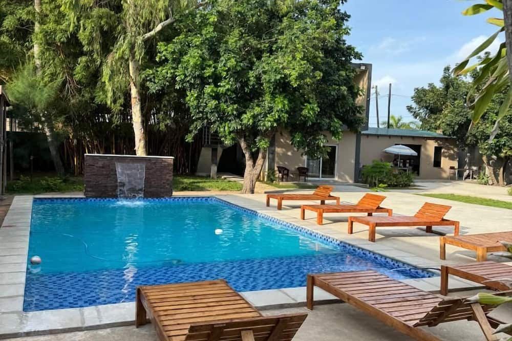 Comfort Inn Guest House - מאפוטו - בריכה