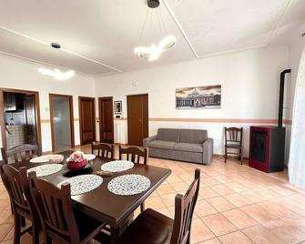 Sun & Sea 2 steps from Rome - Fiumicino - Dining room