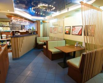 套房飯店 - 葉卡特琳堡 - 餐廳