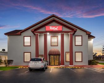 Red Roof Inn & Suites Pensacola - Nas Corry - Pensacola - Budova