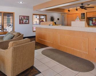 4 Comfortable Rooms w/ Free Breakfast & Pet-Friendly Amenities just off Hwy 6 - Atlantic - Рецепція